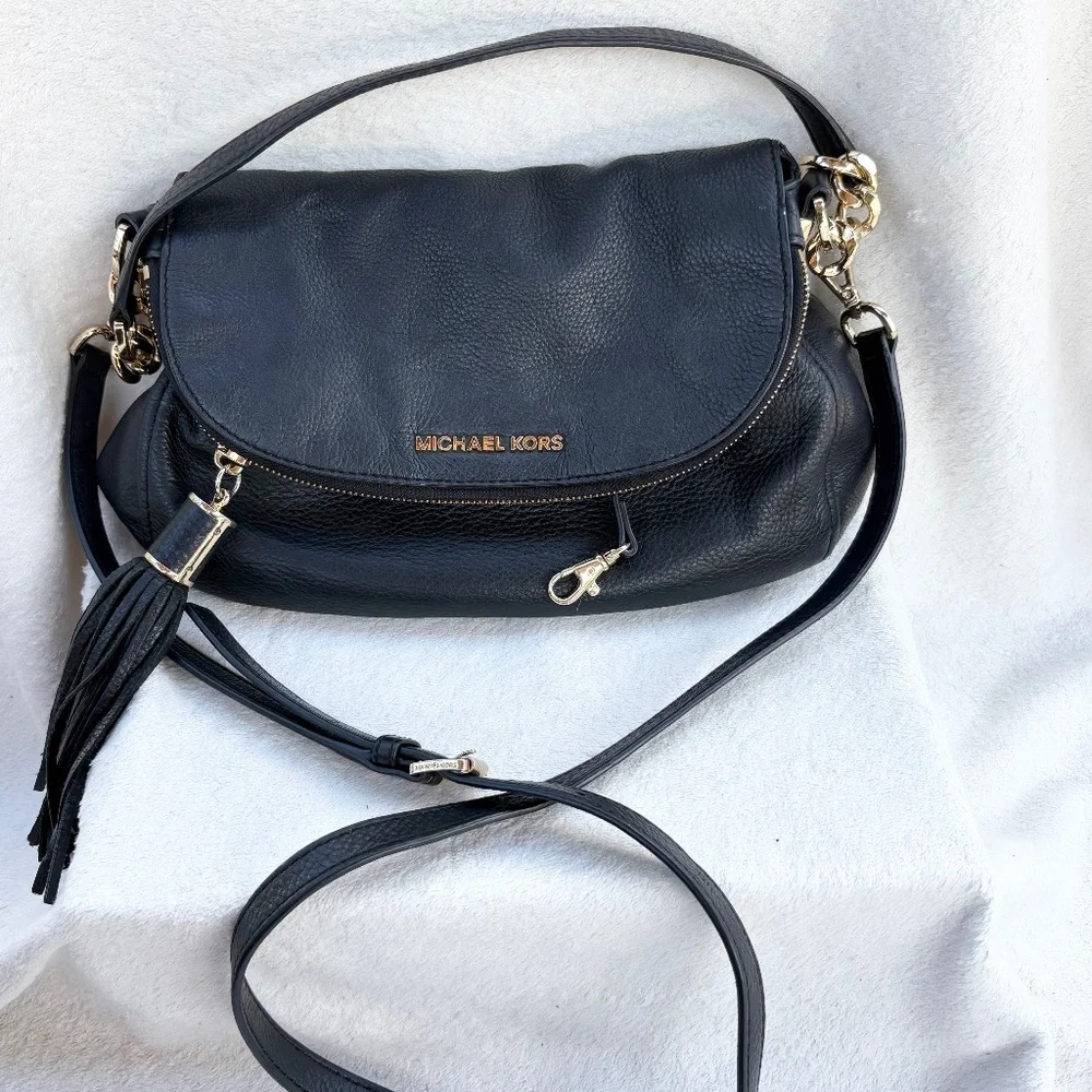 Michael Kors Bedford Black Pebbled Leather Crossbody Bag Gold Hardware‎ Tassel